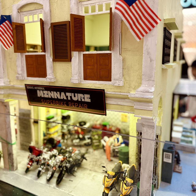 Charming Miniature Art and Games at the Garden Mall