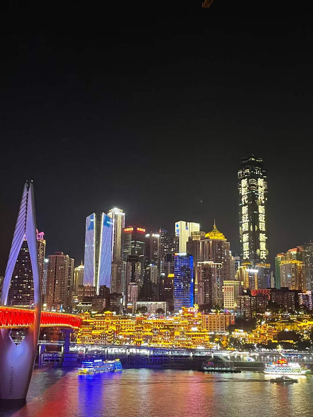 Chongqing: A Thrilling Fusion of Mountains, Rivers, and Culture