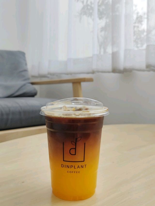  Dinplant Coffee & Bar คาเฟ่ฟีลญี่ปุ่น บางใหญ่