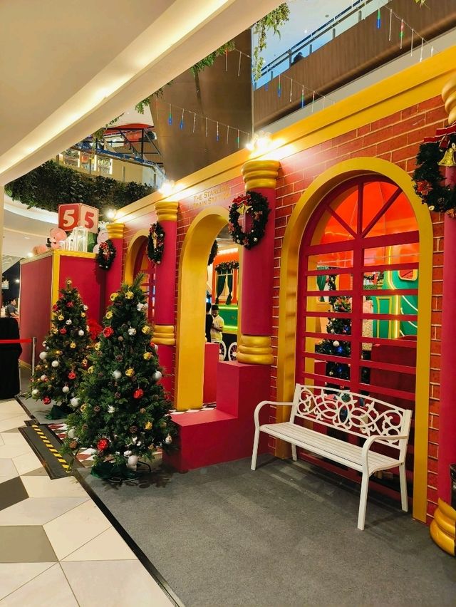 Hop on the Holiday Express at Starling Mall