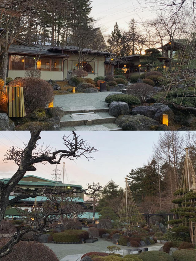 富士山下的日式庭院，還有溫泉可以泡？。