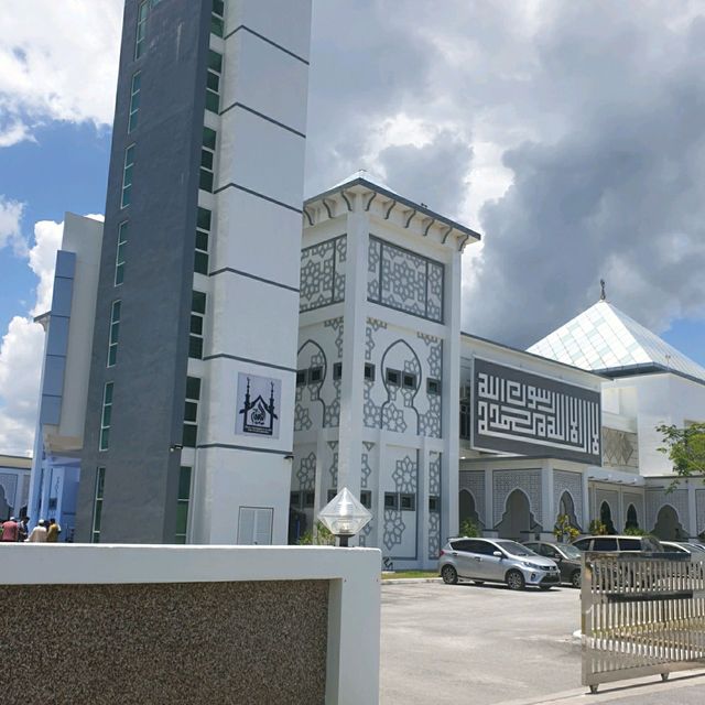 Unique Riverside Seberang Takir Mosque