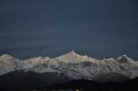 梅里雪山日照金山。