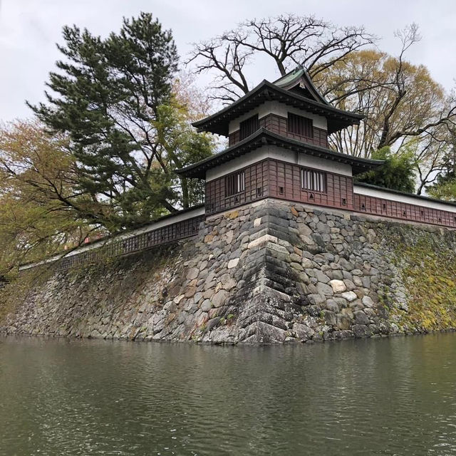 上野城：歷史傳奇與自然景緻，尋找幾分寧靜