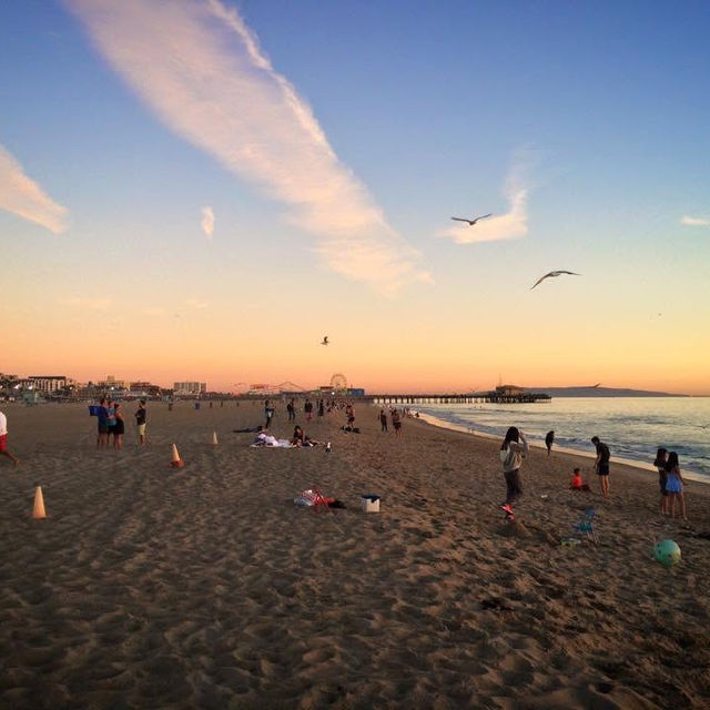 "Discovering Santa Monica: California’s Coastal Gem"