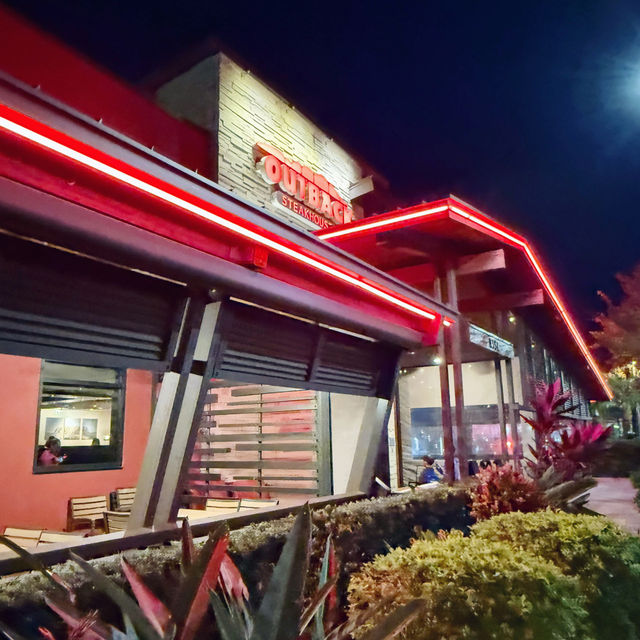 Outback Steakhouse: A Consistent Classic in Orlando 🇺🇸