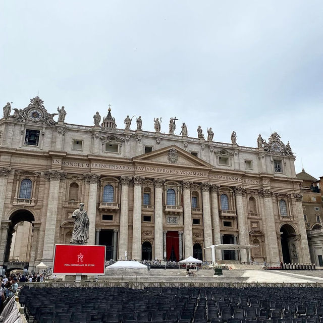 Vatican City - Beautiful Basilica of St Peter 🗺️