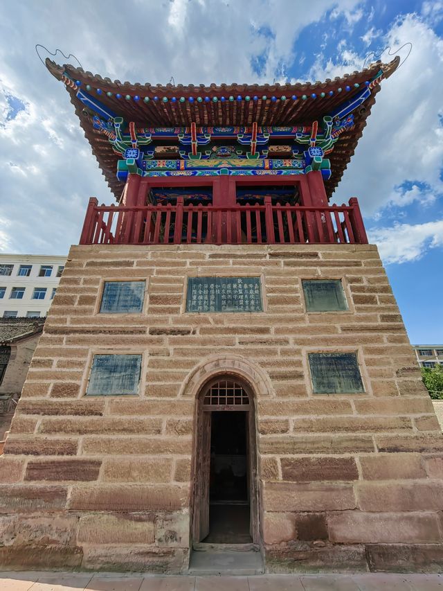 甘肅慶城慈雲寺鐵鐘及鐘樓