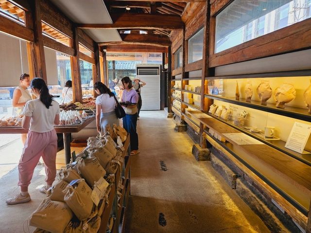 A traditional cafe with Hanok style design