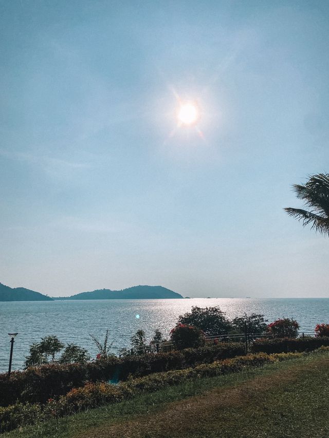 Mesmerizing sunset view of Lumut Beach 🌤️