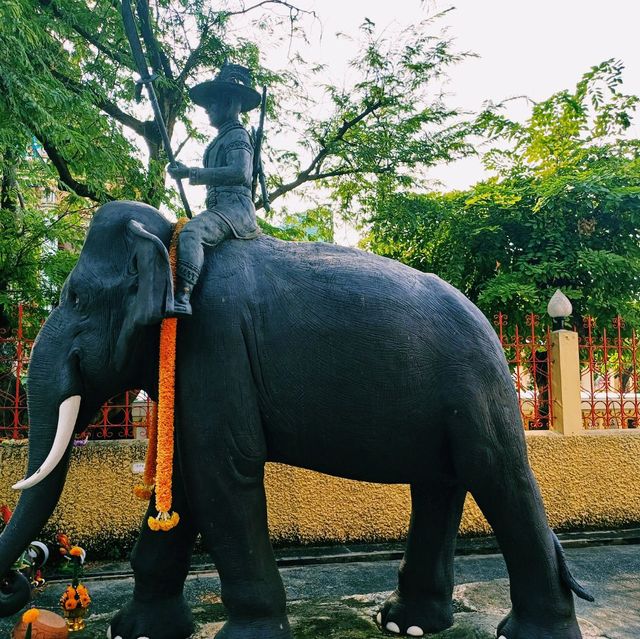 泰國曼谷湄南河畔最多佛像雕塑古寺廟景點:Wat Nak Klang Worawihan，適合拍照📸打卡