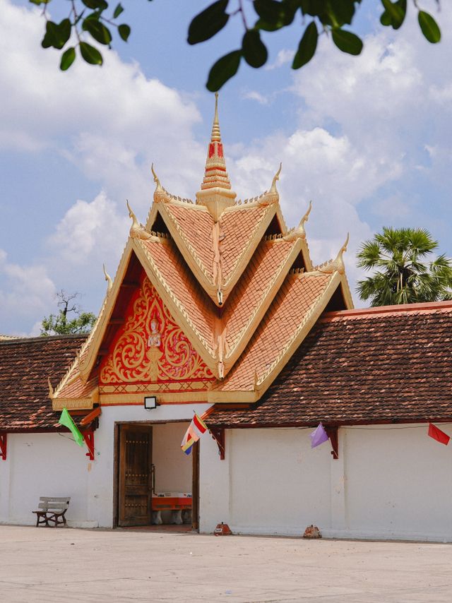 พระธาตุอิงฮัง พระธาตุคู่แฝดของพระธาตุพนม