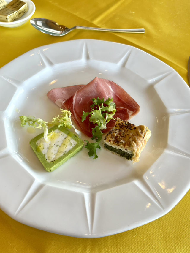 Elegant restaurant La Ranarita Azumabashi🍽️