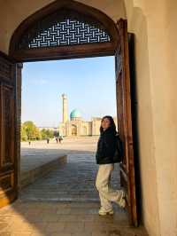 Hazrati Imam Mosque。