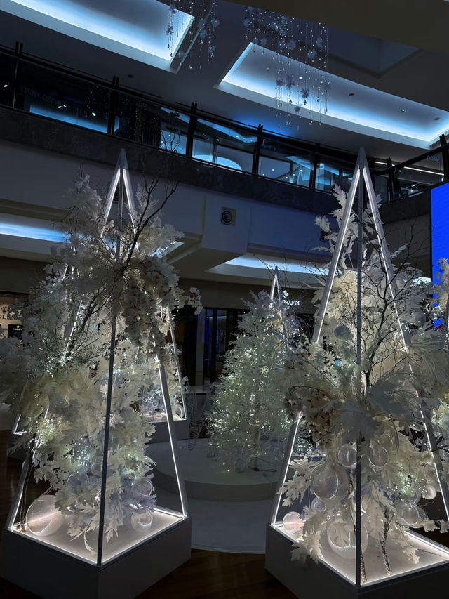 Christmas at The Garden Mall: A White Wonderland