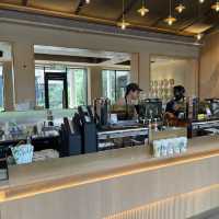  A Luxurious Coffee Retreat at Starbucks Reserve Bar