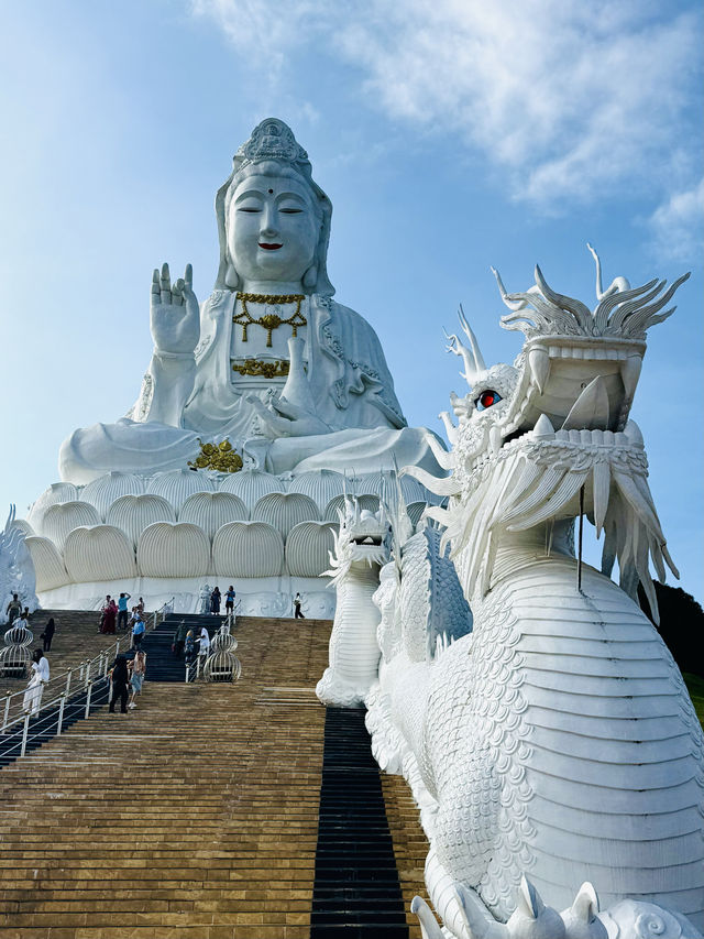 清萊觀音寺｜中國龍泰國龍