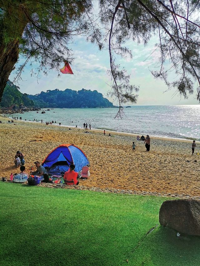 A chillex weekend at Teluk Cempedak 🌊