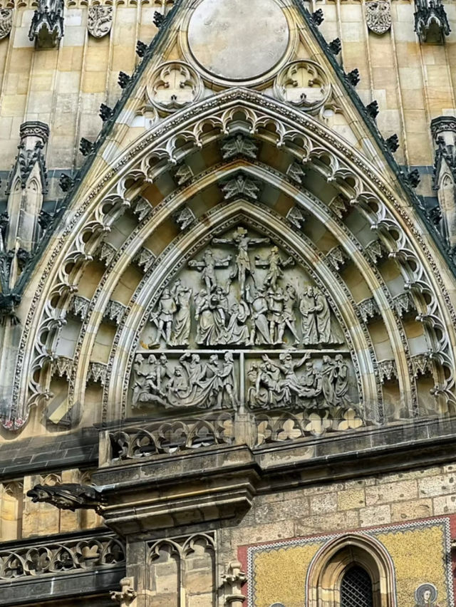 Morning Serenity: Discovering the Majesty of St. Vitus Cathedral in Prague