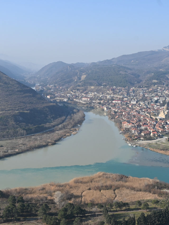 Georgia Mtskheta โบสถ์และความงามของสถาปัตยกรรม