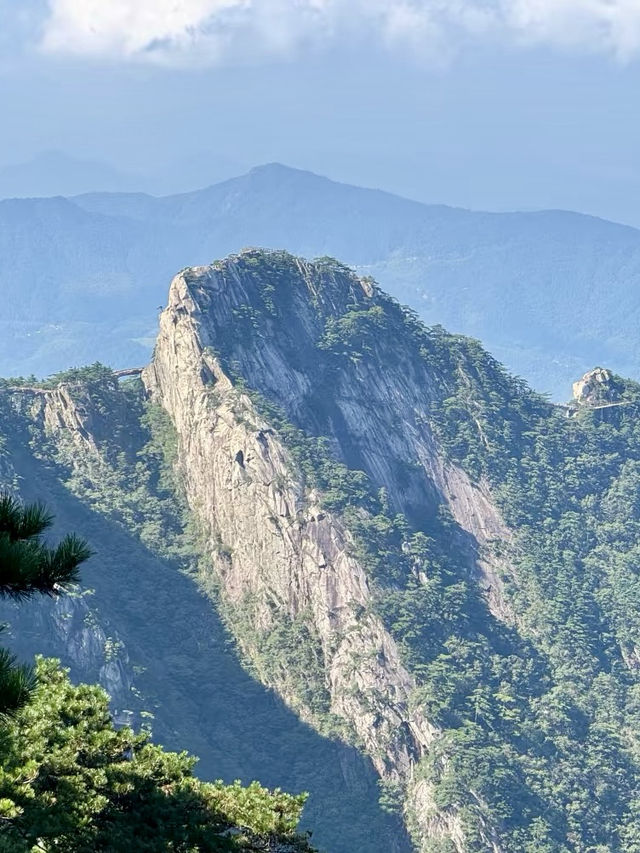 人間仙境天堂寨：雲霧飄渺間的壯麗山河