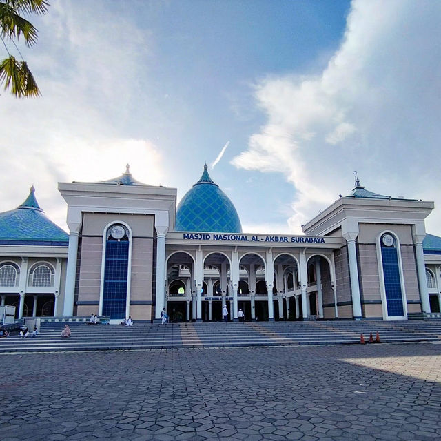 Surabaya's Spiritual Jewel: Al-Akbar Mosque