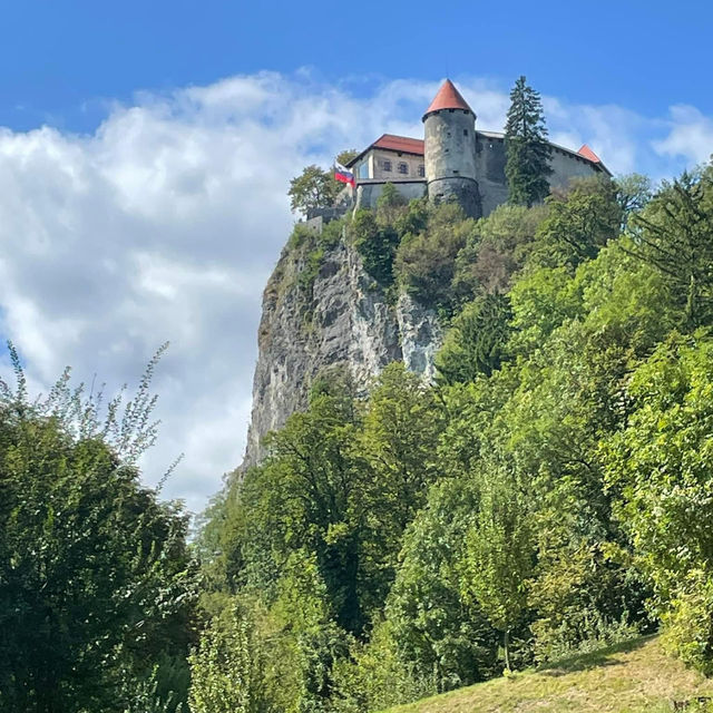 Discover the Hidden Gem of Lake Bled, Slovenia: A Water Sports Paradise