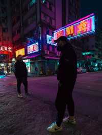 Discover the cyberpunk streets of Mong Kok 📷