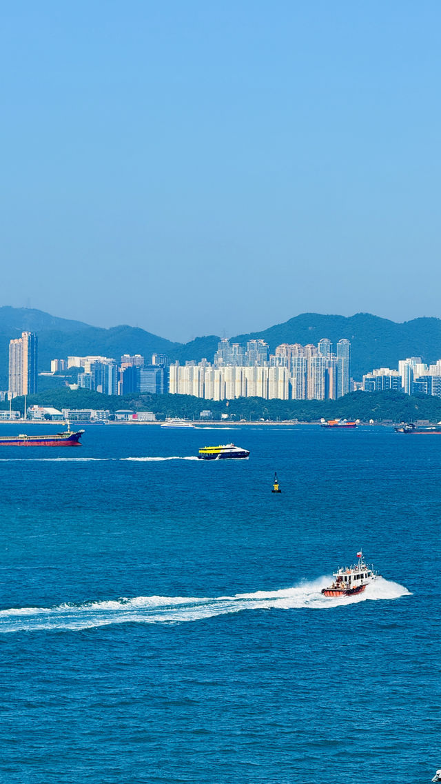 堅尼地城 | 尋找香港玻璃海 。