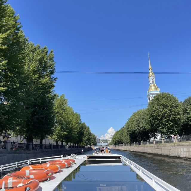 Saint Petersburg by boat