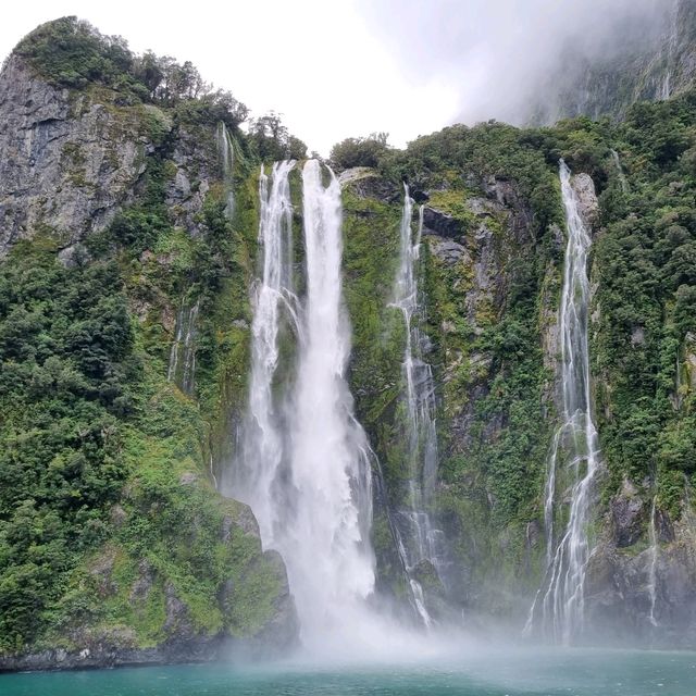 Milford Sound's Breathtaking Views