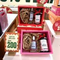 Gifts, Glow & Magic: My Christmas Shopping at The Body Shop 