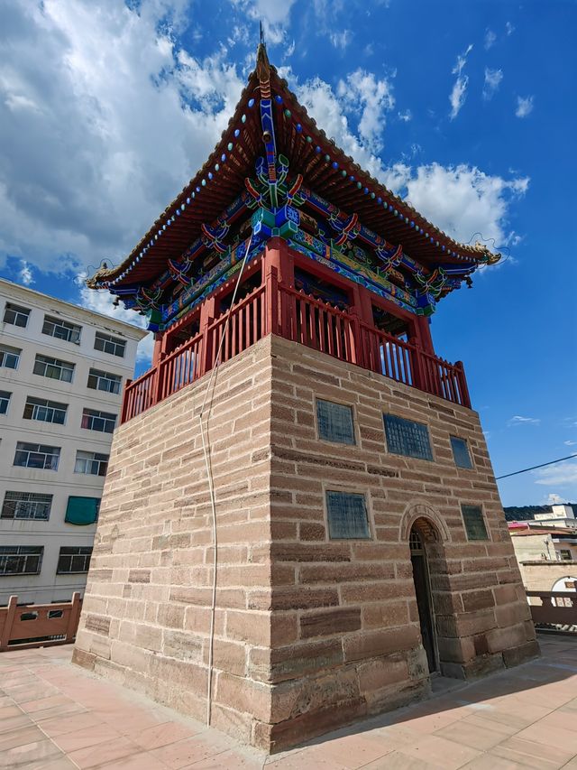 甘肅慶城慈雲寺鐵鐘及鐘樓