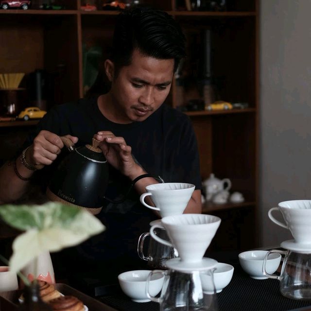 GIMBO COFFE ROASTERY | Having coffee by the rice fields