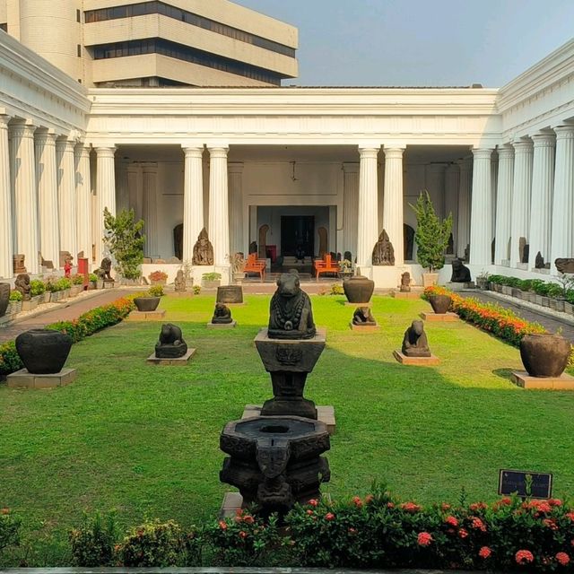 Visit National Museum of Indonesia!