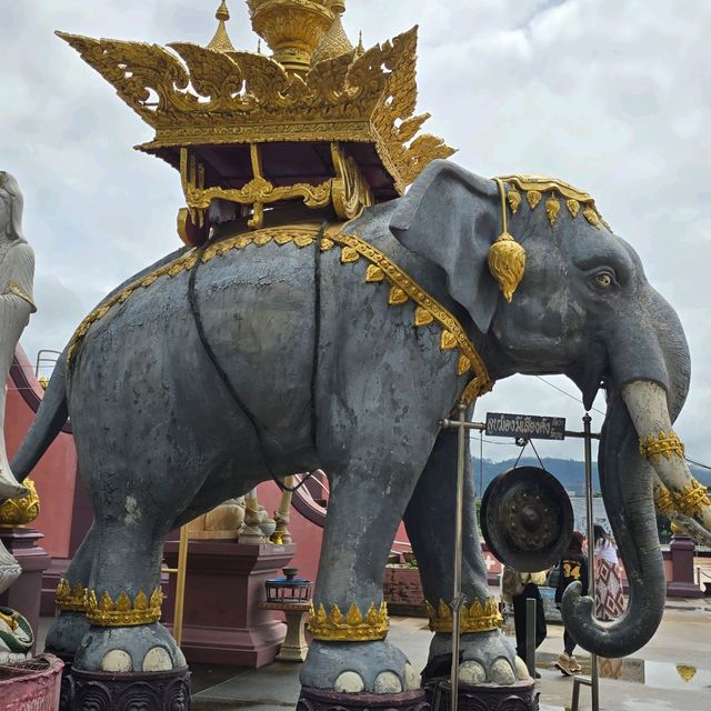 พระพุทธนวล้านตื้อ พระเชียงแสนสี่แผ่นดิน เชียงราย