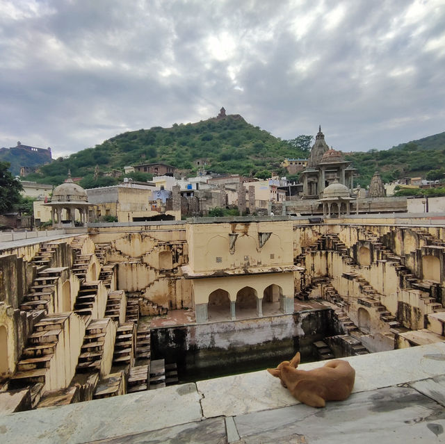 “Symmetry in Stone: Discovering the Enchanting Amer Stepwell”