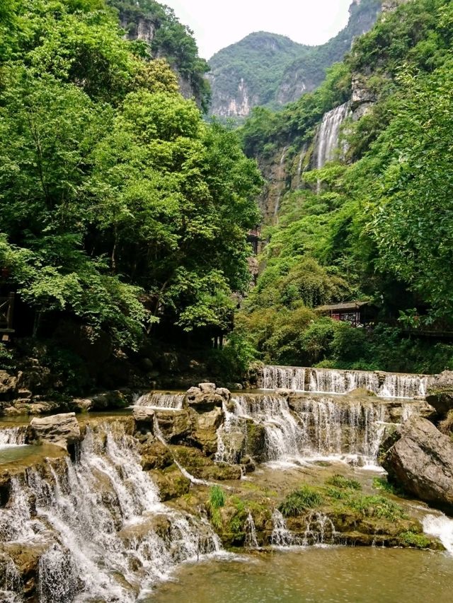 湖北宜昌三峽大瀑布，中國十大名瀑之一