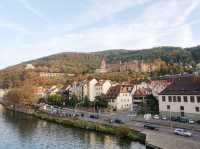 Heidelberg 성은 Neckar 강에서 