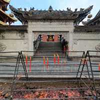 Baolun Temple at Ciqikou Ancient Town is a must-visit. 