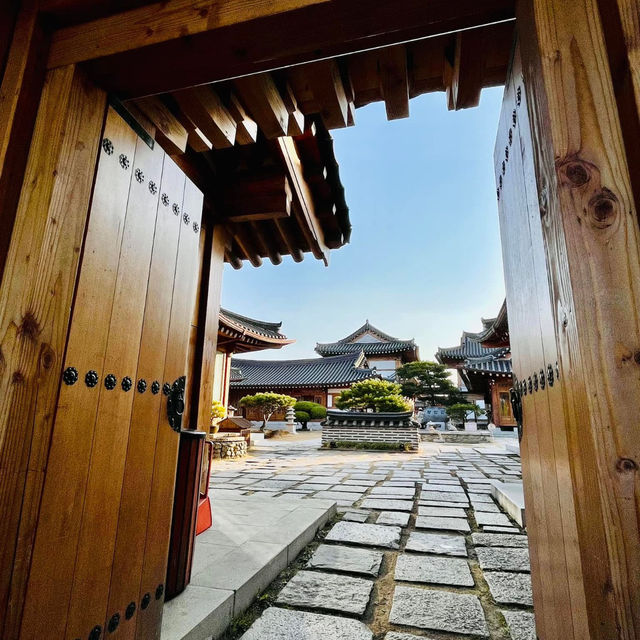 Gyeongju’s Hidden Gem: A Stay at Hwangnamgwan Hanok Village 