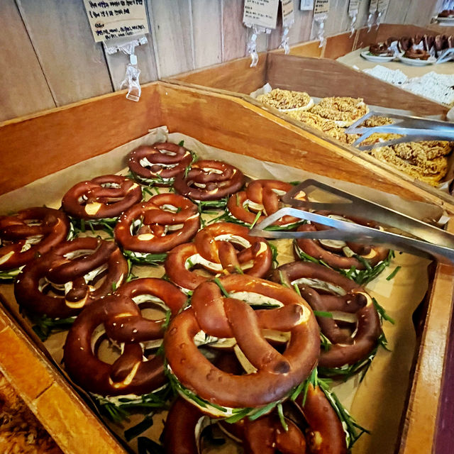 A must visit for all Pretzel cafe 🥨 in the hippie towns in Seoul