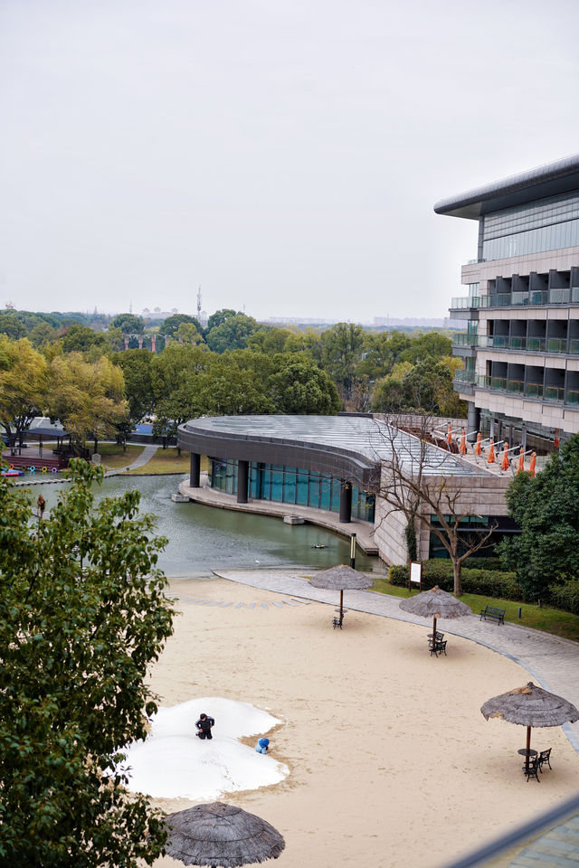 上海度假｜依山面湖住進城中室內露營地