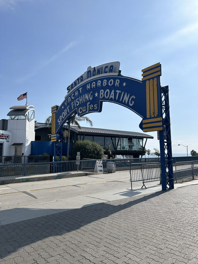 เที่ยว Santa Monica Pier ชายหาดอันโด่งดังของ LA