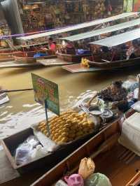 Drifting Through Bangkok’s Floating Markets: A Vibrant Experience