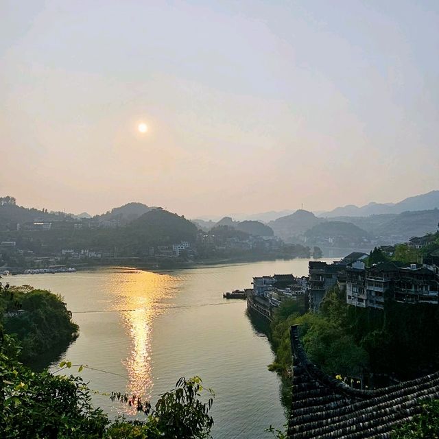 "Wake Up to Magic: Morning Bliss in Furong Ancient Town!