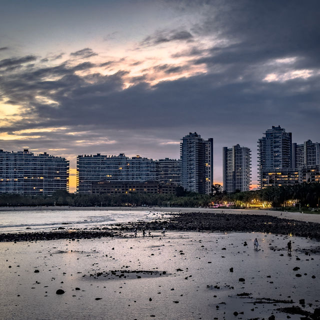 A Beautiful Quieter Sanya Beach!