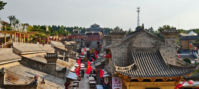 地下古村~陝州地坑院。