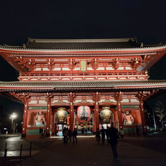 雷門淺草觀音寺，東京必遊最古老的廟宇。