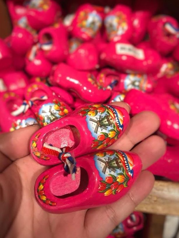 🇳🇱🎄Beautiful Colorful Clogs to take home🇳🇱🎄